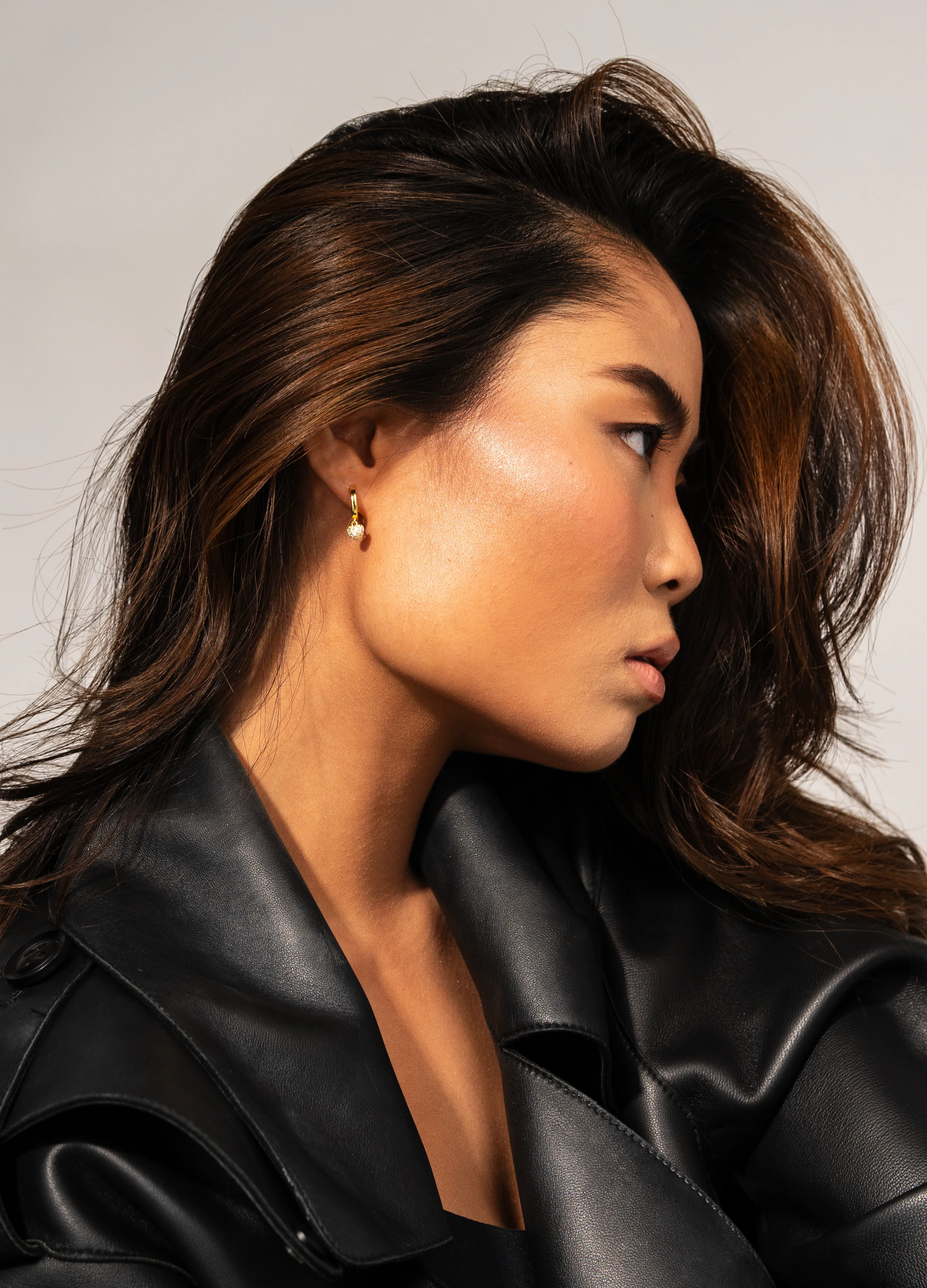 Amore Pave Hoop Earrings Gold - Image 3