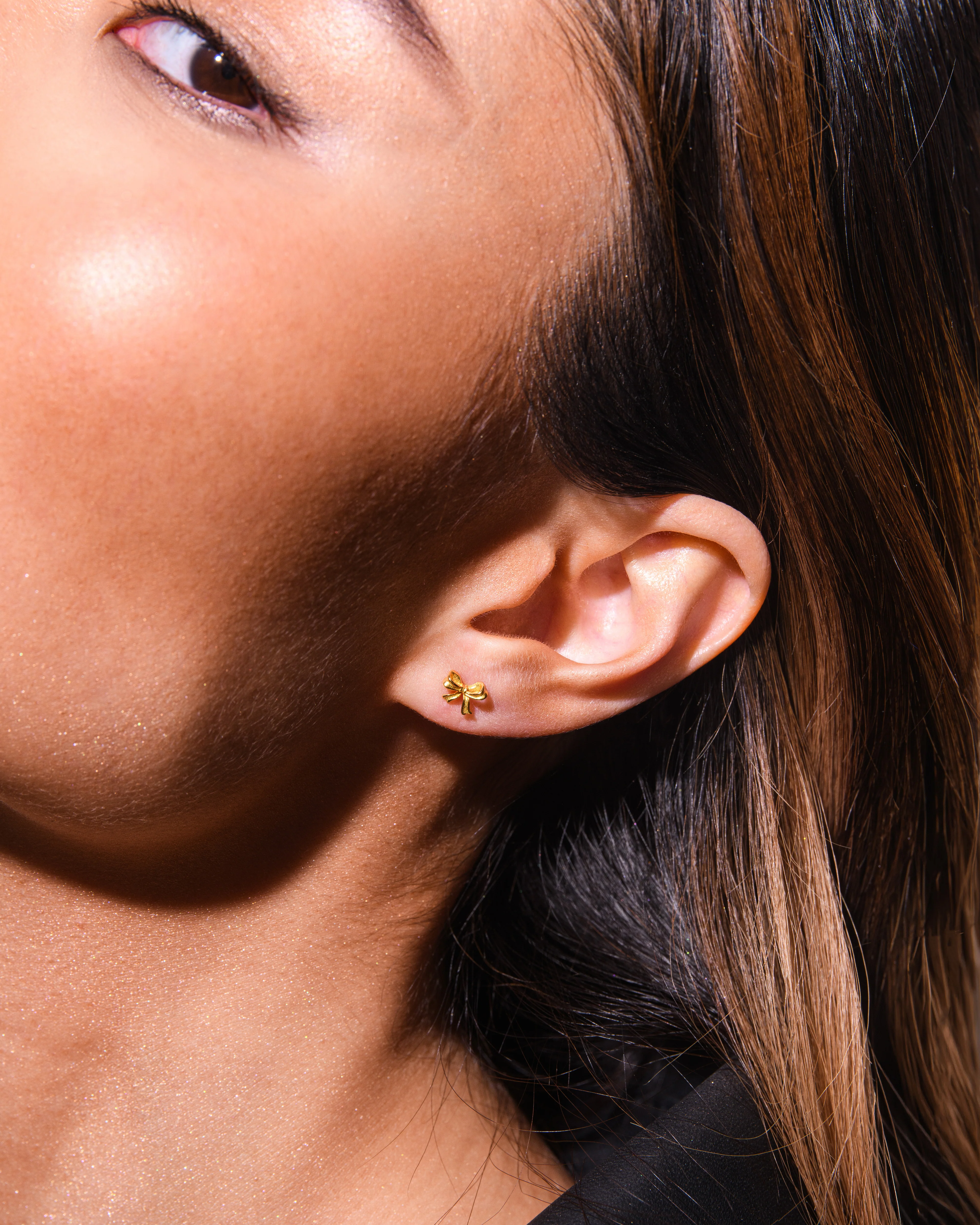 Bow Stud Earrings Gold - Image 2