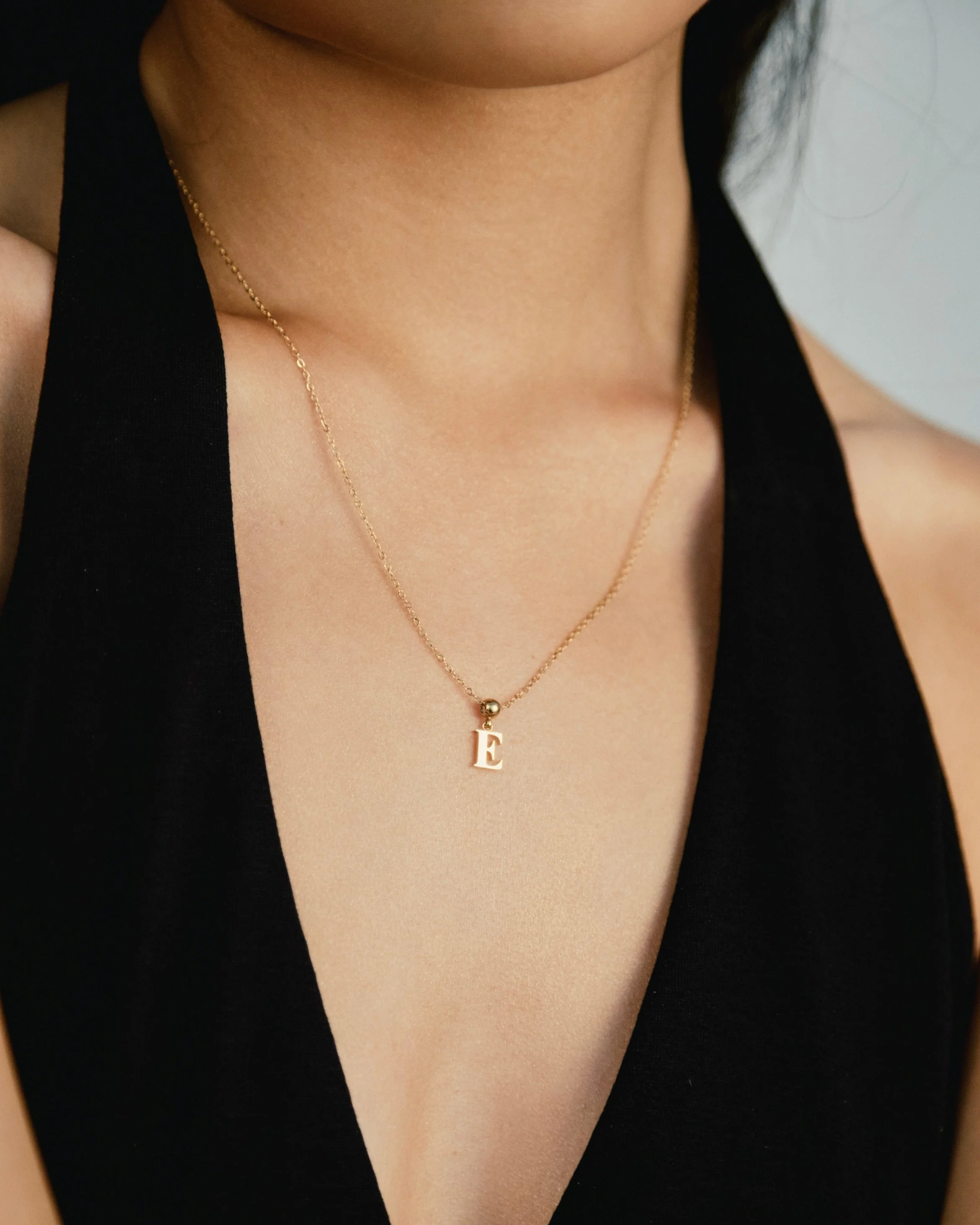 E Classic Initial Charm Gold - Image 3