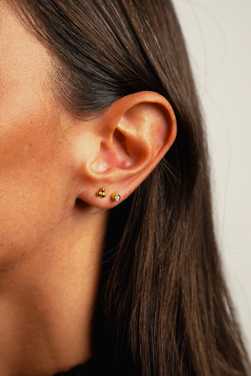 Eclipse Diamond Stud Earrings Gold - Image 5