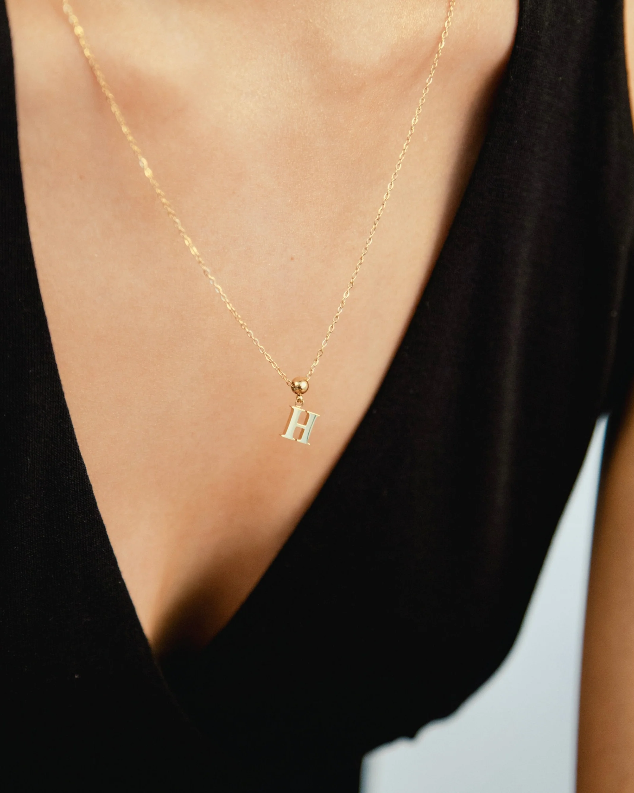 H Classic Initial Charm Gold - Image 2