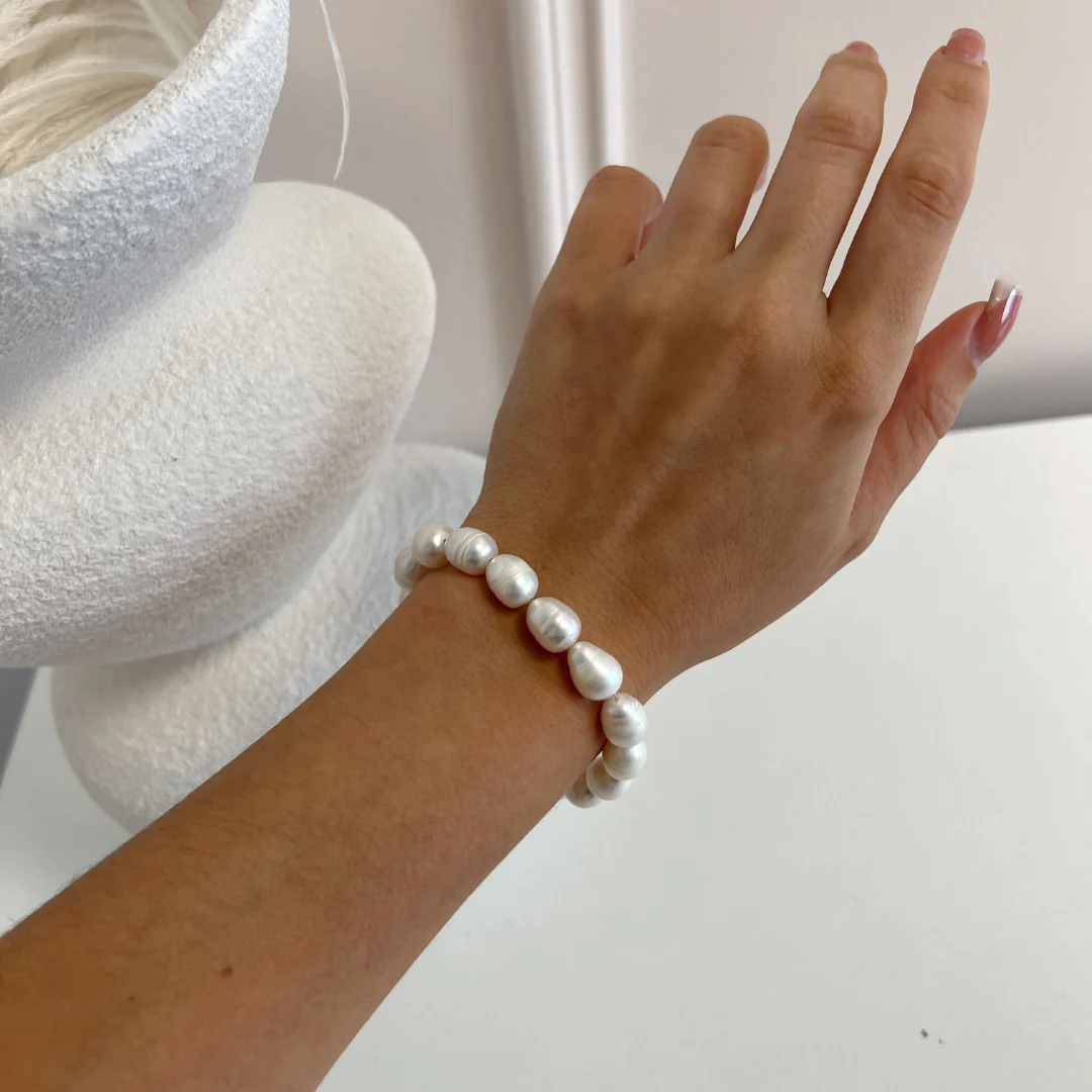 Harmony Pearl Bracelet In Gold - Image 3