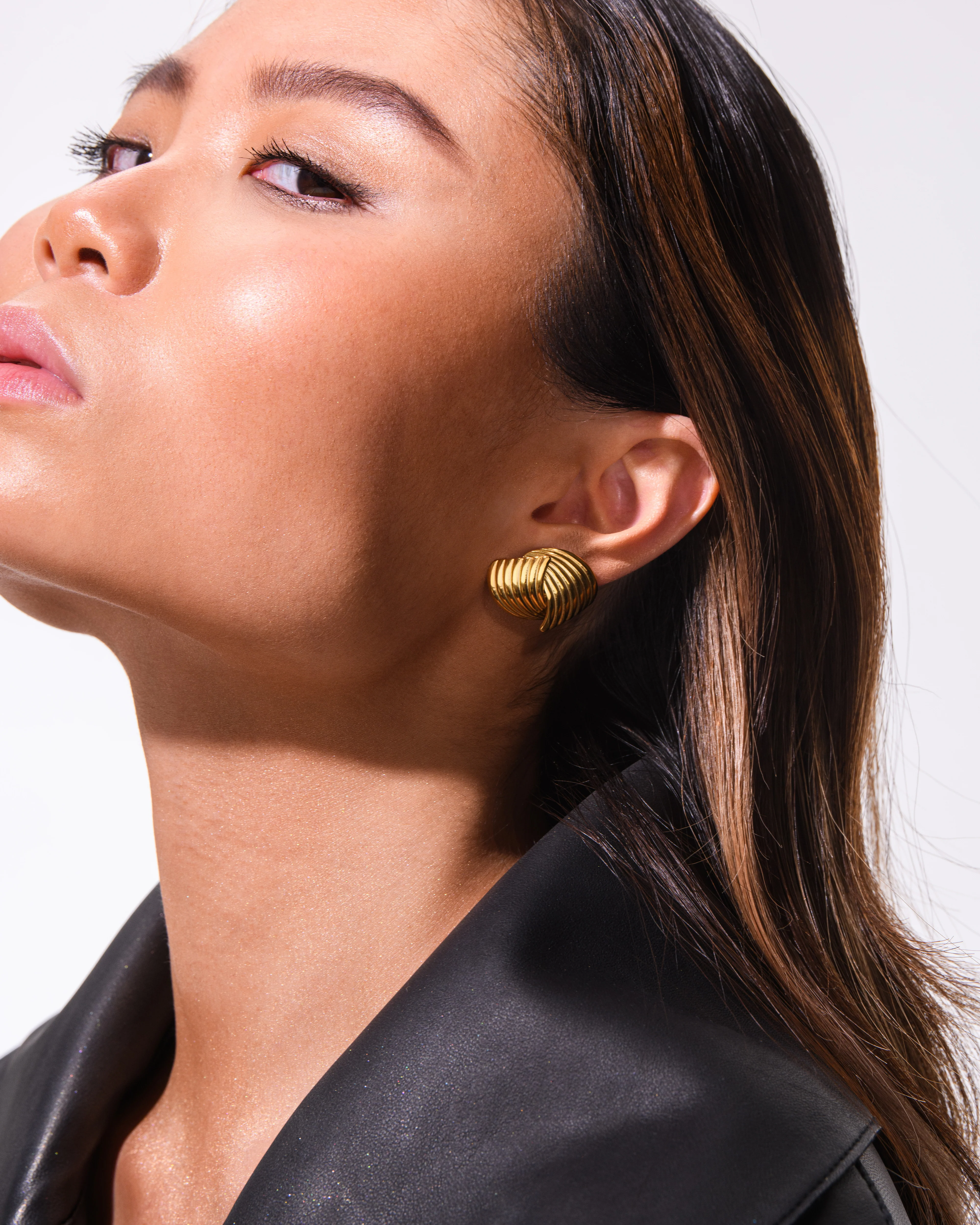 Layered Luxe Necklace Gold + FREE Élevé Earrings - Image 5