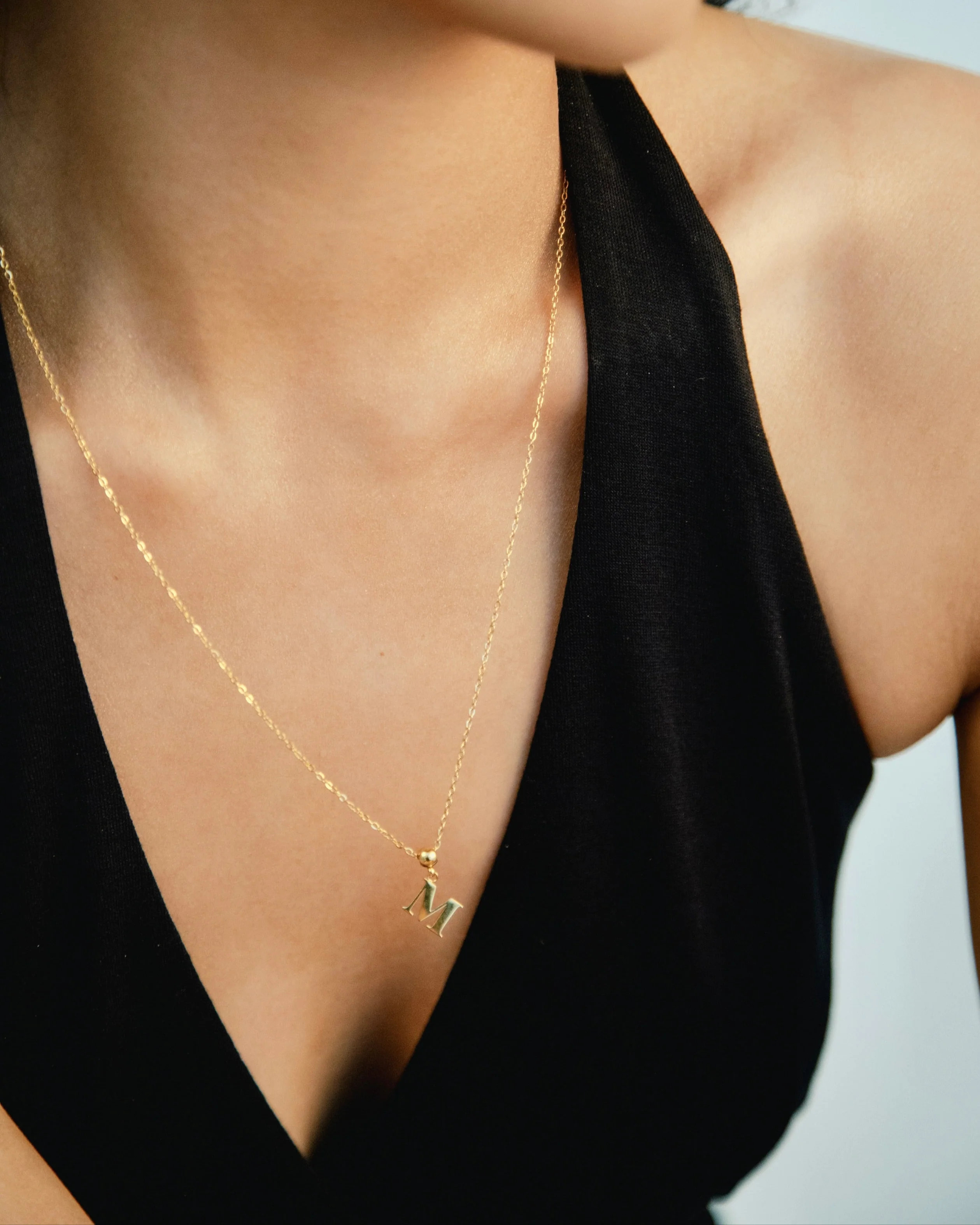 M Classic Initial Charm Gold - Image 4