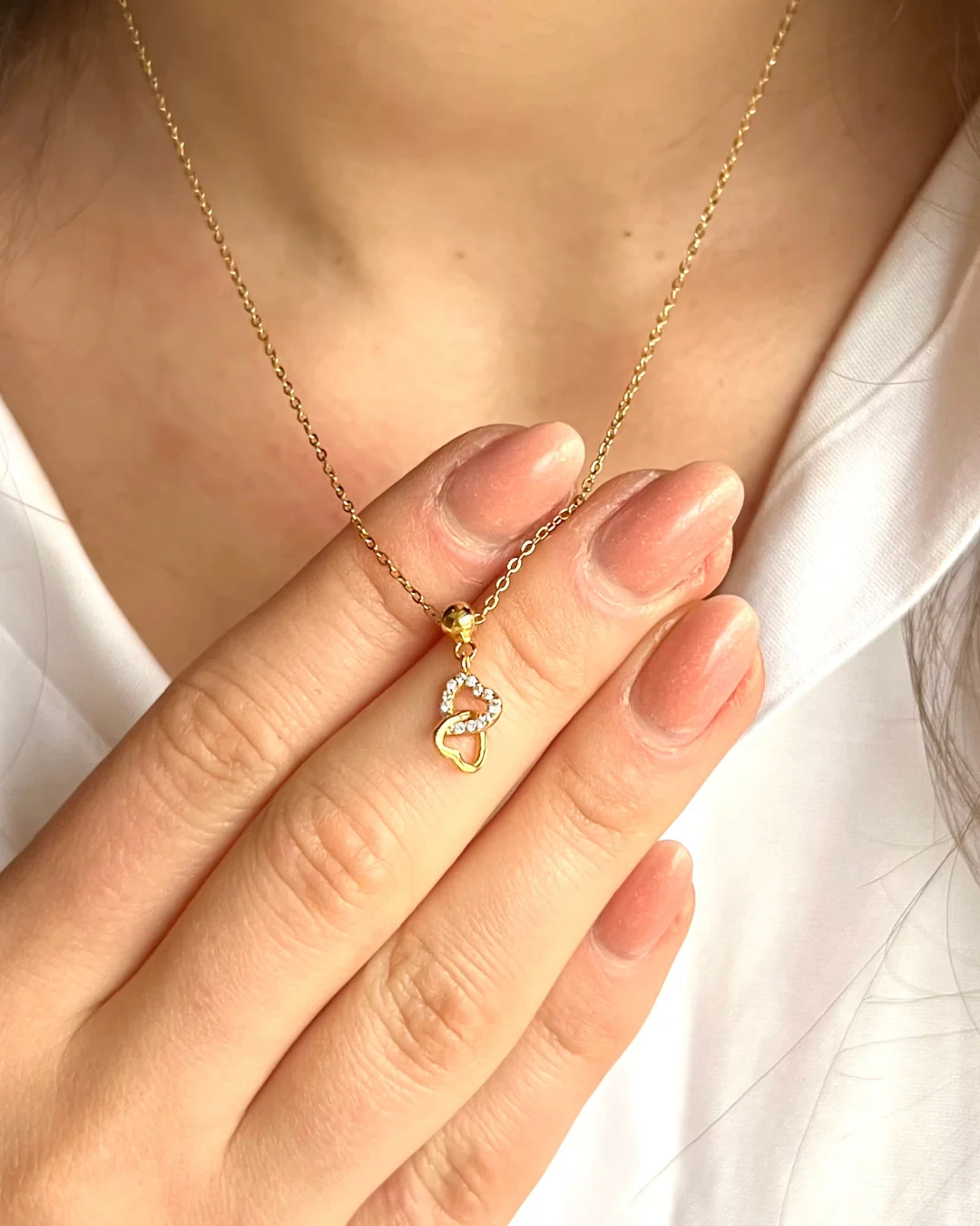 Mi Amor Interlocking Charm Necklace & Alma Studs Set Gold - Image 4