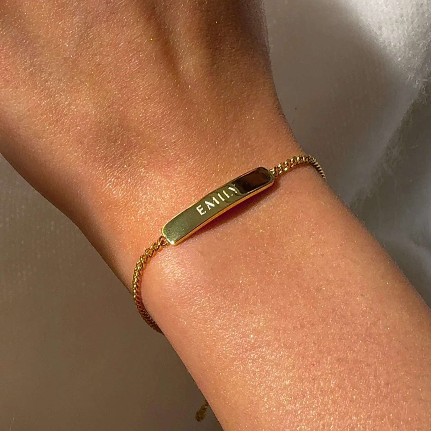 The Engraved Bracelet Gold - Image 5