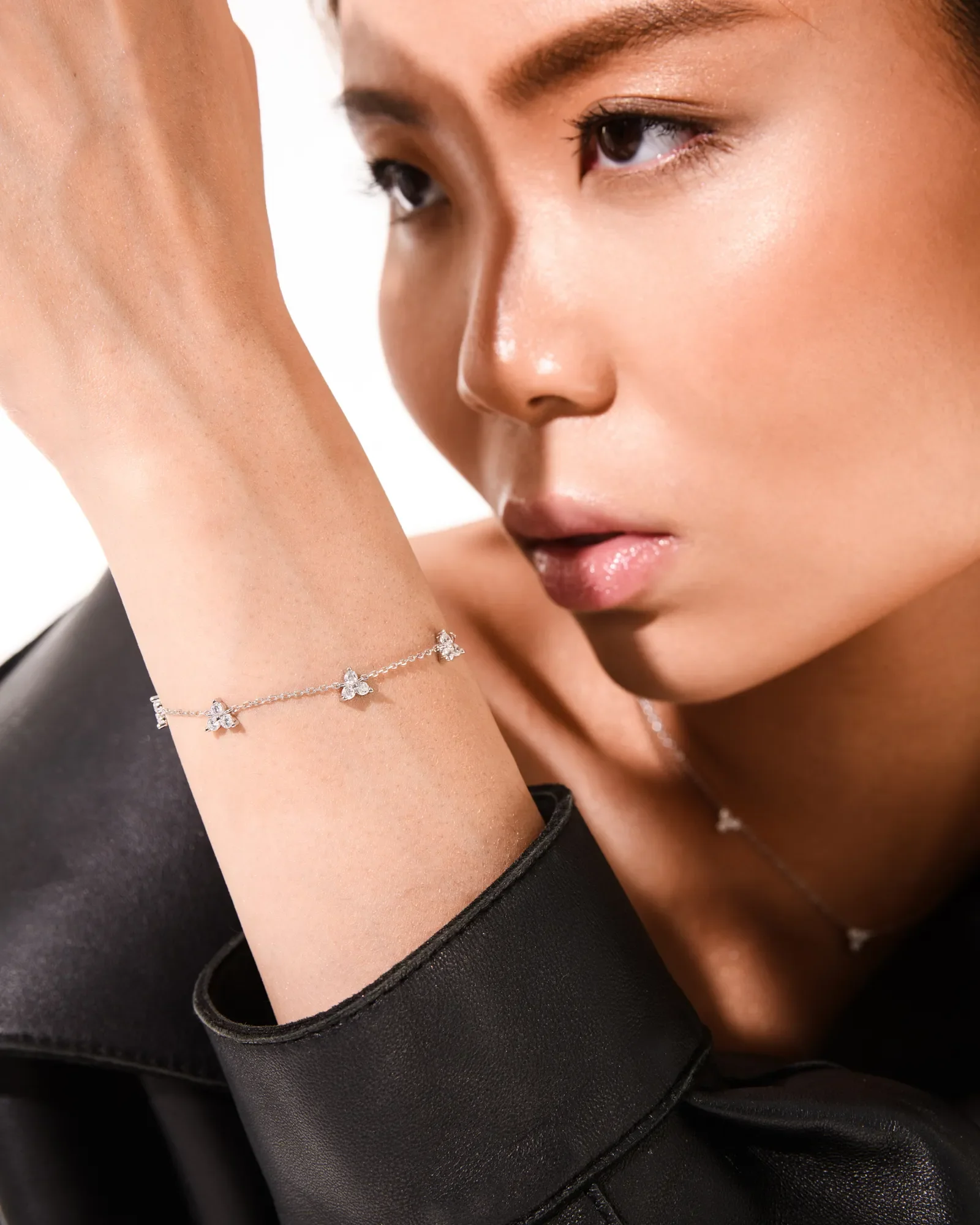 Trinity Infinity Bracelet Silver - Image 2