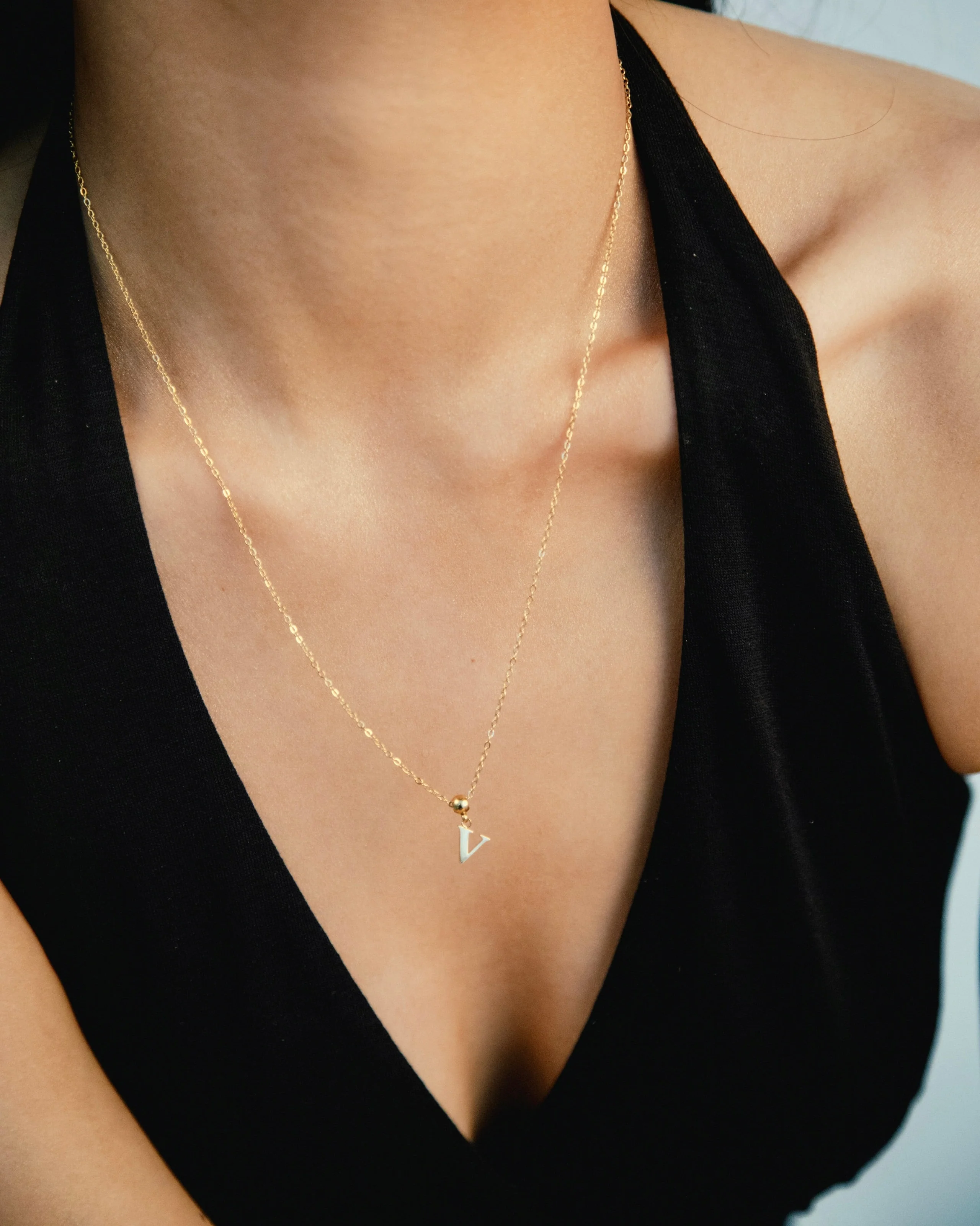 V Classic Initial Charm Gold - Image 2
